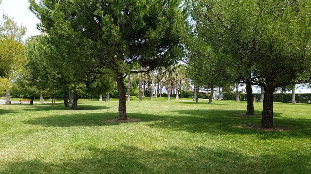 T2 Rez De Jardin Front De Mer Cannes Exterior foto